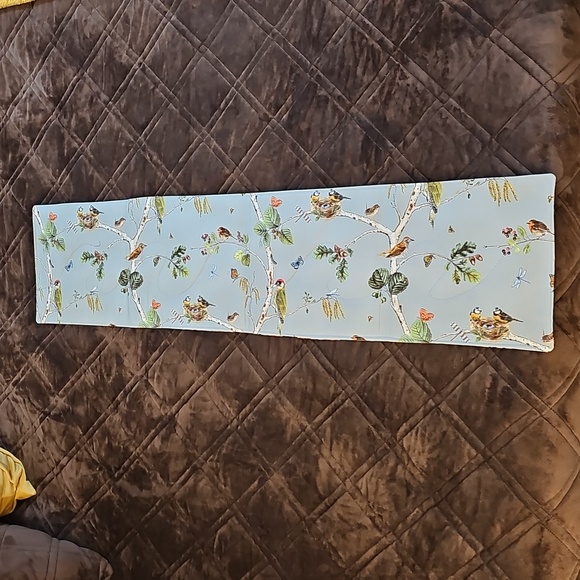 Table Runner - Picture 6 of 10